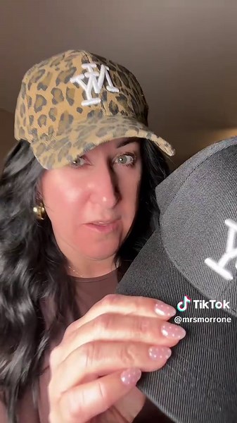 Calling all my hat lovers, this one is for you! #hat #ny #ootd