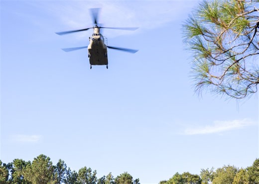 The CH-47F #Chinook can now land itself — keeping crews' eyes up when it counts.Using Boeing-engineered software, a U.S. Army CH‑47F successfully completed its first fully automated approach and landing during a recent flight test.See how the tech reduces pilot workload for landings like this👇: https://t.co/kN6MZDHubm #26Summit📸: U.S. Army (images not from flight test)