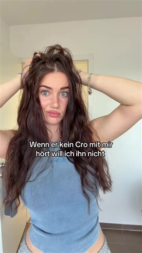 Sonnenvibes im Auto mit Cro