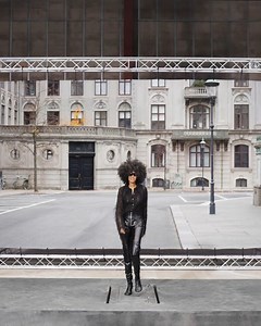 15 reactions | #HMStudio 2021春夏系列現已於 hm.info/61814zQKW 上架！系列嘅靈感繆思以歷年嘅Studio單品襯搭2021春夏系列，您又認唔認得出邊啲係上幾季嘅經典款？ H&M Studio S/S 2021 "Treasure Forever" is out now on hm.info/61814zQKW !  The Studio muses wear a mix of archive and Studio S/S 2021. Can you spot the archive pieces?  #HMhongkong #HMmacau #OnlineExclusive | H&M | Facebook