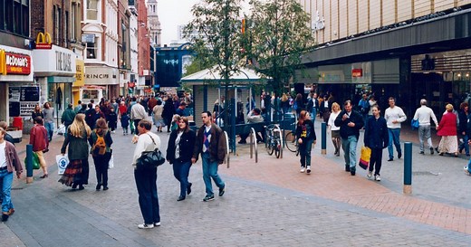 Manchester in the 1990s captured in 90 incredible photos
