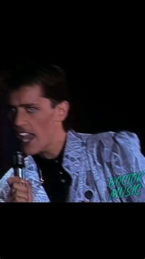 M.C. Miker G & Deejay Sven - Holiday Rap | DoctorMusic.net