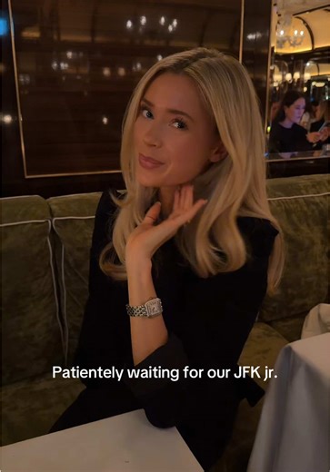 @Madeleine Viset | waiting