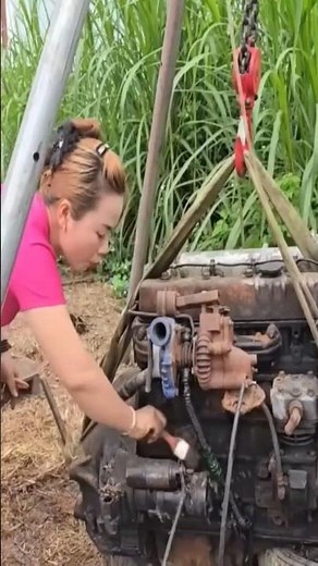 Unbelievable Engine Restoration by a Girl Mechanic