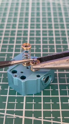 mini engine head assembly process