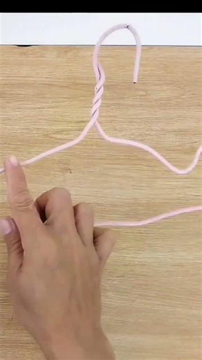 Simple Hanger Hack to Stop Clothes from Falling 👕#lifehacks #diy #tips