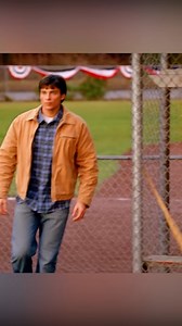 The boy who consumes Kryptonite! Smallville #foryouシ #loveyou #trendingreels #viralreelsシ #recommended #superman #clarkandlana #viralvideo #movie #TomWelling #love #lanalang #smallville #clarkkent | Bordadora de Sueños