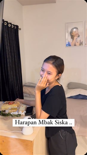 Jevier Justin on Instagram: "Masuk TV karna prestasi ❌ Masuk TV karna Teledor ✅ Disetiap kejadian selalu kita bisa ambil hikmah nya. Utk Mas Ojol kami tunggu niat baik nya. Utk Mba Siska, sabar yahhh. Nanti akan digantikan dgn yg lebih baik. Lain x bawa hp hrs masuk tas atau dikalungi yahhh. "