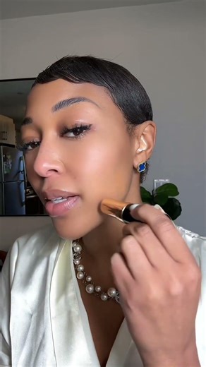 Bobbi brown really gets the brown shades RIGHT! The perfect base for a “no makeup” look