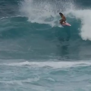 6.3K views · 183 reactions | Go get it, Bernd! Another great session with @bernd_roediger at Sunset Beach in Hawaii. Notice the bumps on the drop and how Bernd compresses off his bottom turn to get the speed and power to snap it back off the top. Quality surf in action! 酪 Video by: @appworldtour Board: @infinity_sup Paddle: @blackprojectsup #surfsup #supsurfer #paddlesurf #bernd #paddlelikeafreak #surfing #sunsetbeach #fieldofdreams | Session Mag | Facebook