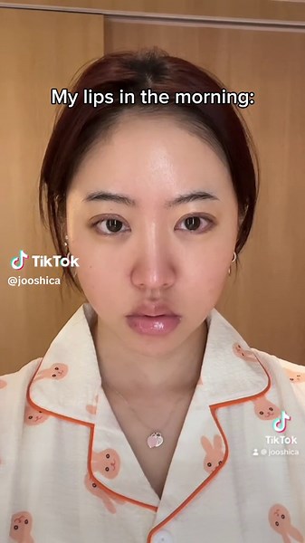 Dealing with Swollen Lips: Causes and Remedies