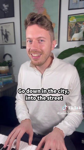 Singalong: Colours of Day Assembly Bangers