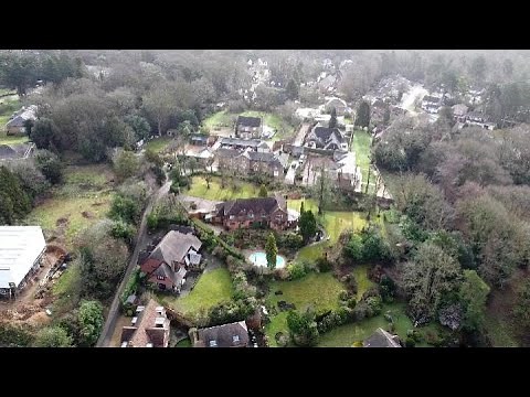 Drone tour of Chorleywood village