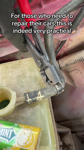 Revolutionary 4-Piece Hose Clamp Plier Set for Easy Repairs