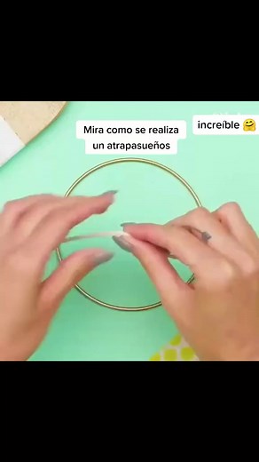 Atrapasueños Macramé 🙌 Siga a allmanualidades para más inspiraciones 🤗 Aprende macramé desde cero con nuestro Programa Online de Macramé 🙌. Obtén información de nuestro programa en el LINK de mi PERFIL 👇 #macrame #macramedecor #diy #diyart #atrapasueños #nudos #manualidades #hechoamano #mujeres #emprendimiento #handmade | All Manualidades