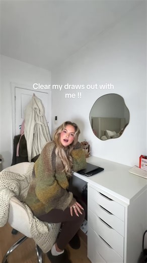 Decluttering My Makeup Drawers: Moving Out Series Begins