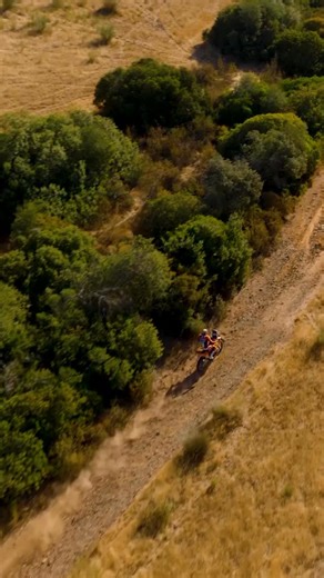 Always on the gas 👊🏻 #rallyraid #ktm #ktmfactoryracing #redbull #w2rc #worldchampion | Daniel Sanders