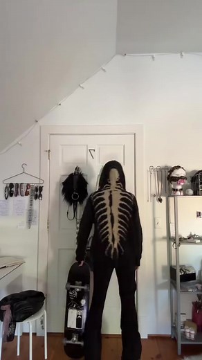 6.3K views · 17 reactions | Surprise on the back @mit3xi (code "amamitexi" for discount)⁠ ⁠ Dark Print Pocket Loose Hooded Sweater Product ID MK14667 ️https://www.modakawa.com/products/dark-print-pocket-loose-hooded-sweater ⁠Tap Bio Link 2 Shop ⁠ Visit www.modakawa.com to shop! ⏱ | Modakawa | Facebook