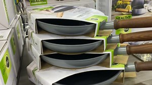 Cook in Style with the GreenPan Mayflower Pro 9-Piece Non-Stick Ceramic Cookware Set 🍳✨. Upgrade your kitchen with this high-performance cookware set, now part of our Birthday Sale! The GreenPan Mayflower Pro set includes 9 essential pieces, each featuring a non-stick ceramic coating for effortless cooking and easy cleanup. With a stylish design and durable construction, this cookware set is perfect for both novice cooks and seasoned chefs. Enjoy safe and secure parking, and benefit from our 12
