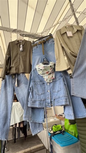 ObiettivoModa on Instagram: "✨Nuovi arrivi e Saldi fino al 50%✨ Ciao😊🔆 Per acquisti e informazioni contattaci con Whatsapp al numero 3500056766 📲 Vendiamo con pagamento anticipato tramite PayPal, Postepay o bonifico. 🚚 La spedizione ha un costo di 8€ (10€ per le isole e 15€ unione europea). Sopra la spesa di 100€ spedizione gratuita Una volta confermato l’ordine , mandaci lo screen del pagamento, l’indirizzo 📩 e spediamo il tuo pacco! 📍 Ci trovi nei mercati di: • Lunedì: Gazoldo d/i • Merc