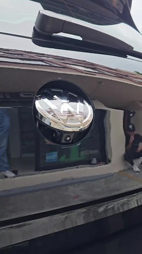 Emblema con cámara de reversa Aplica únicamente para vw golf mk7 y mk7.5 AUTO ILUMINACIÓN LED QUITO ECUADOR 0985864000 #gtiperformance #volskwagengolf #vag #golf #golftiktok #emblema #golfgti #carro #vehiculos #performance #autoiluminacionled #quito #ecuador #ecuador🇪🇨 #golftiktok #autolujos #golfgti #tunning #tuningcar #tuningecuador #volskwagentuning #gtiperformance #volskwagengolf