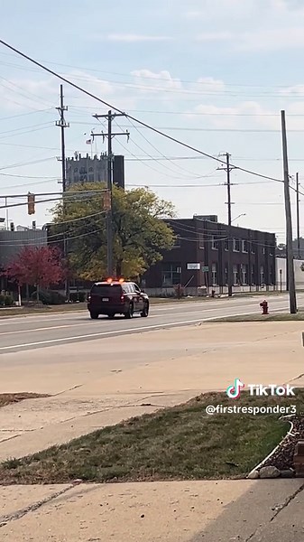 Jackson Fire Department Car 1 Responds to Fire Incident