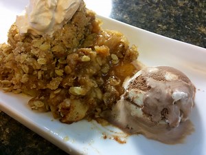 Traditional Newfoundland Apple Crumble - Bonita's Kitchen