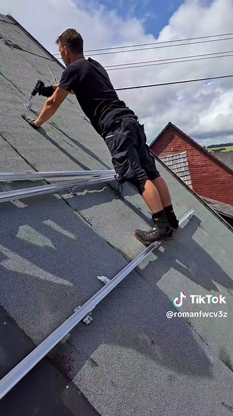 #Photovoltaik #Solarmodule #Solaranlagen #Fertigbau #Deutschland #Installation von Solarmodulen#Solarkraftwerk #Solarenergie🇩🇪🇩🇪🇩🇪