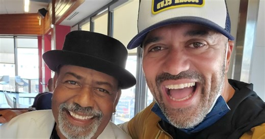 Airport pianist inspired by stranger's kindness