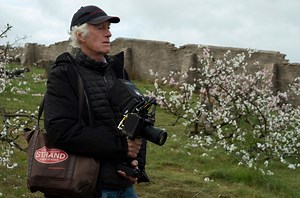 Watch Roger Deakins’ Recent 2-Hour Masterclass For Film Students, Discussing ‘Blade Runner 2049’ & Much More