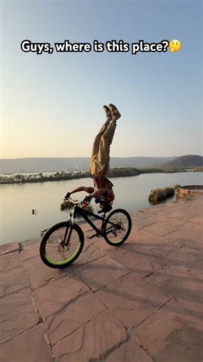 Headstand #yoga #youtube #reels #shorts #subscribe #stunt #yoga #tricks #viral #video #share