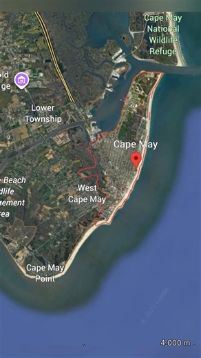 At the southern tip of New Jersey sits Cape May, one of America’s most charming seaside towns. Known for its beautifully preserved Victorian architecture, colorful houses, and relaxing beaches, the town blends history with coastal beauty in a way few places can match. Walking its quiet streets feels like traveling into another era, while ocean breezes and sunsets keep everything perfectly peaceful. Cape May shows how small-town America can be both historic and effortlessly beautiful. 🏖️🇺🇸 #Sm