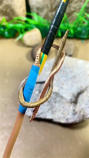 ⚡ Live Wire Connection Tricks Only Experienced Electricians Know #shorts #wire
