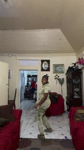 Soon start fuk up back di place Mon😂😂dis Mon always a watch me nosah😭😭💔#fyp #vairal #dance