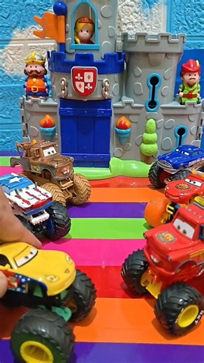 Tow Mater & McQueen Cars Dancing #toys #disneycars #mcqueen #cars #mcqueen #satisfying #trending