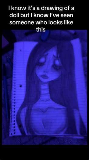 A quien se párese esta muñequita..kiero ver su gemela deja tu fotito #drawing #doll #lookalike #amo #inlove