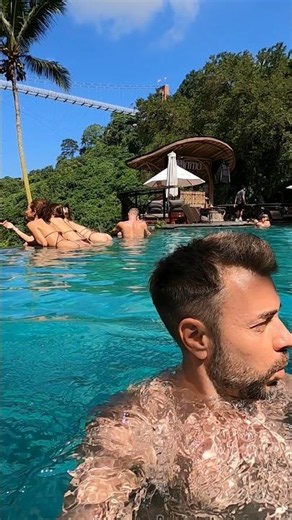 Der krasseste Pool-Ausblick auf Bali? 😱🏝️☀️🌊