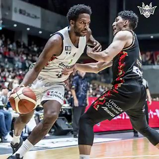 #4 ヴィック・ロー選手 移籍先決定のご報告ヴィック・ロー選手の移籍先が茨城ロボッツ(@ibarakirobots)に決定しました。キングスへの多大なる貢献に改めて感謝するとともに、新天地でのさらなる飛躍を心より願っております。