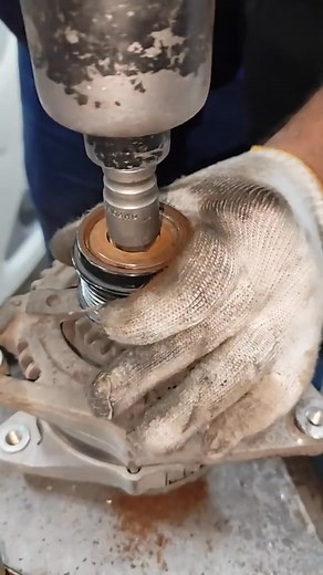 Engine generator pulley and belt Tensioner sound. #carengine #gearbox #carmechanic #cars #mechanic #enginebuild #enginerepair #reelviral #reelsfypシ #reelsfacebook #reelschallenge #foryou #balljoint #idea #auto #mechanictip Part 5 | Mechanic Trends | Facebook