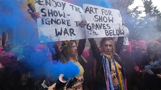 Venezia, Femen e Pussy Riot contestano il ritorno della Russia alla Biennale