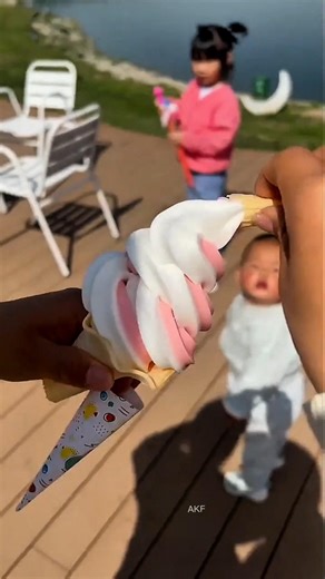 Amazing way to serve ice cream