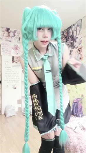 Hatsune Miku Cosplay: Stunning Looks in Project Sekai