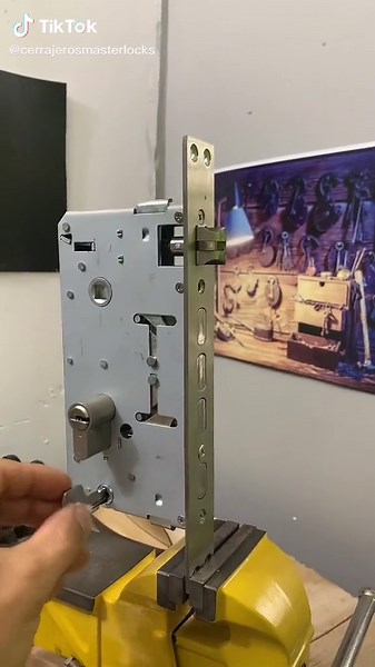 Asi funciona una cerradura 🔐 😄 #keys #locksmith #cerrajeria #cerrajero #llaves #key #lock #ideasparatuhogar
