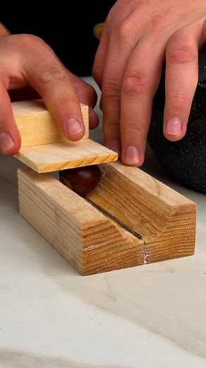 Creative chestnut opener jig #easy #chestnut #opening | Beamish DIY