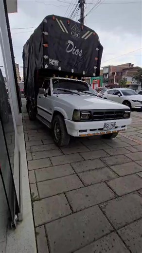 1996 Mazda B2200: A Classic Pickup Overview