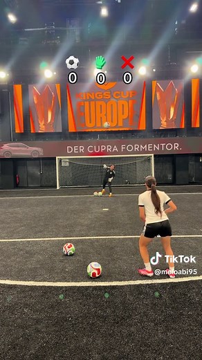 Freekick Challenge: Test Your Skills Against the Goalkeeper