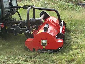 AGRITEC - Schlegelmulcher GS41-180 mit 700g Hammerschlegel angebaut an Multihog cx75