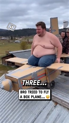 Bro regrets flying a box plane 😳💀 #planes #diy | UNILAD