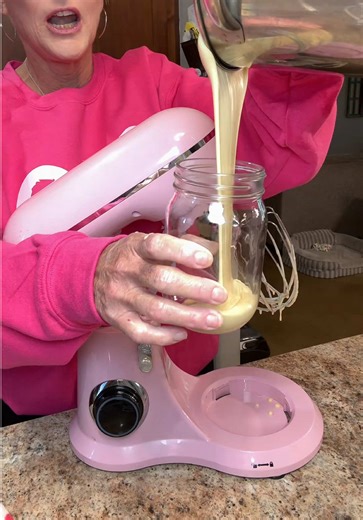 You can’t wrong with this @Kitchen in the Box US mixer! It comes with two bowls! A 4.5 and 5 quart mixing bowl!! Makes a great gift also, and so many colors to choose from! #kitcheninthebox #kitchenintheboxstandmixer #standmixer #kitchengadgets #mixers