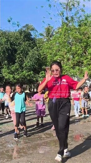 senam seru dengan anak-anak